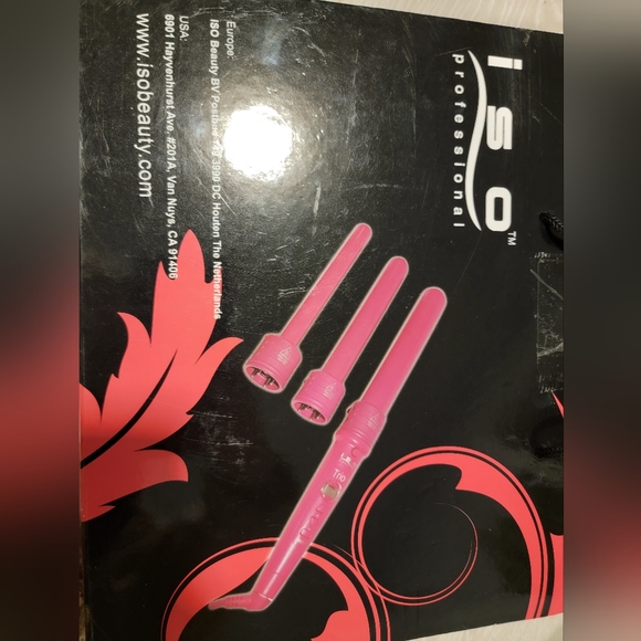 Clipless curling iron with multiple barrel sizes - Picture 6 of 7